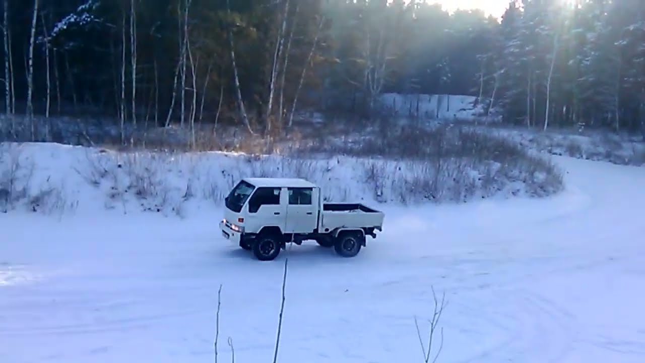 Покатушки по Зимнему лесу. TOYOTA DYNA / TOYOACE