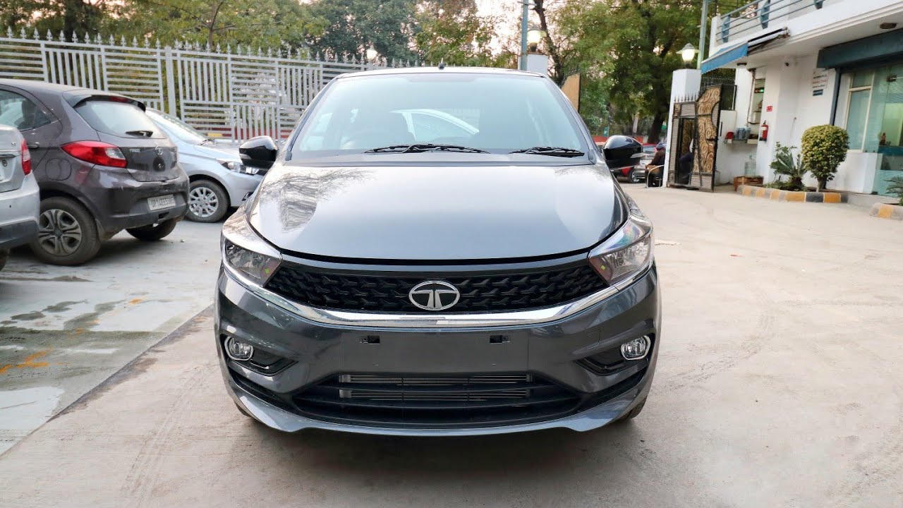 2020 Tata Tiago XT & XZ+ | New Tata Tiago BS 6 | Car Review - Hindi | Ujjwal Saxena