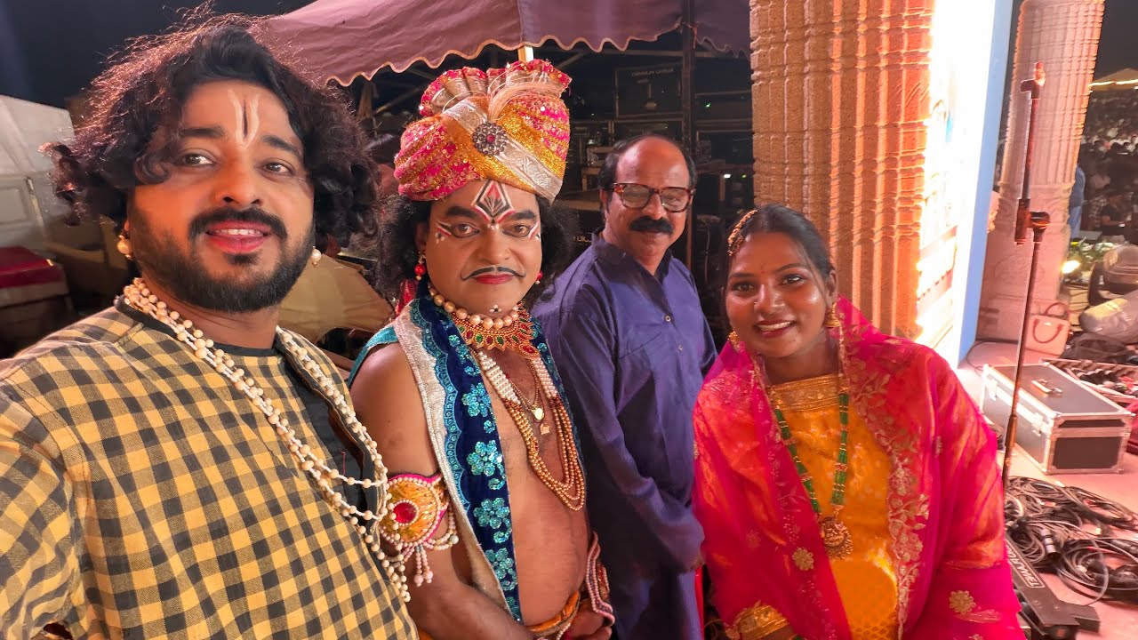 Hampi Ustava li celebraties jotege performance madoke chanche sikkiddu hege?