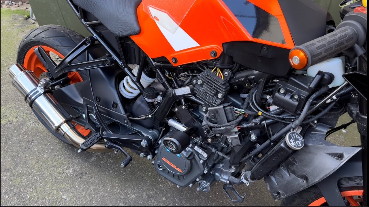 KTM RC125 Service/ Oil Change