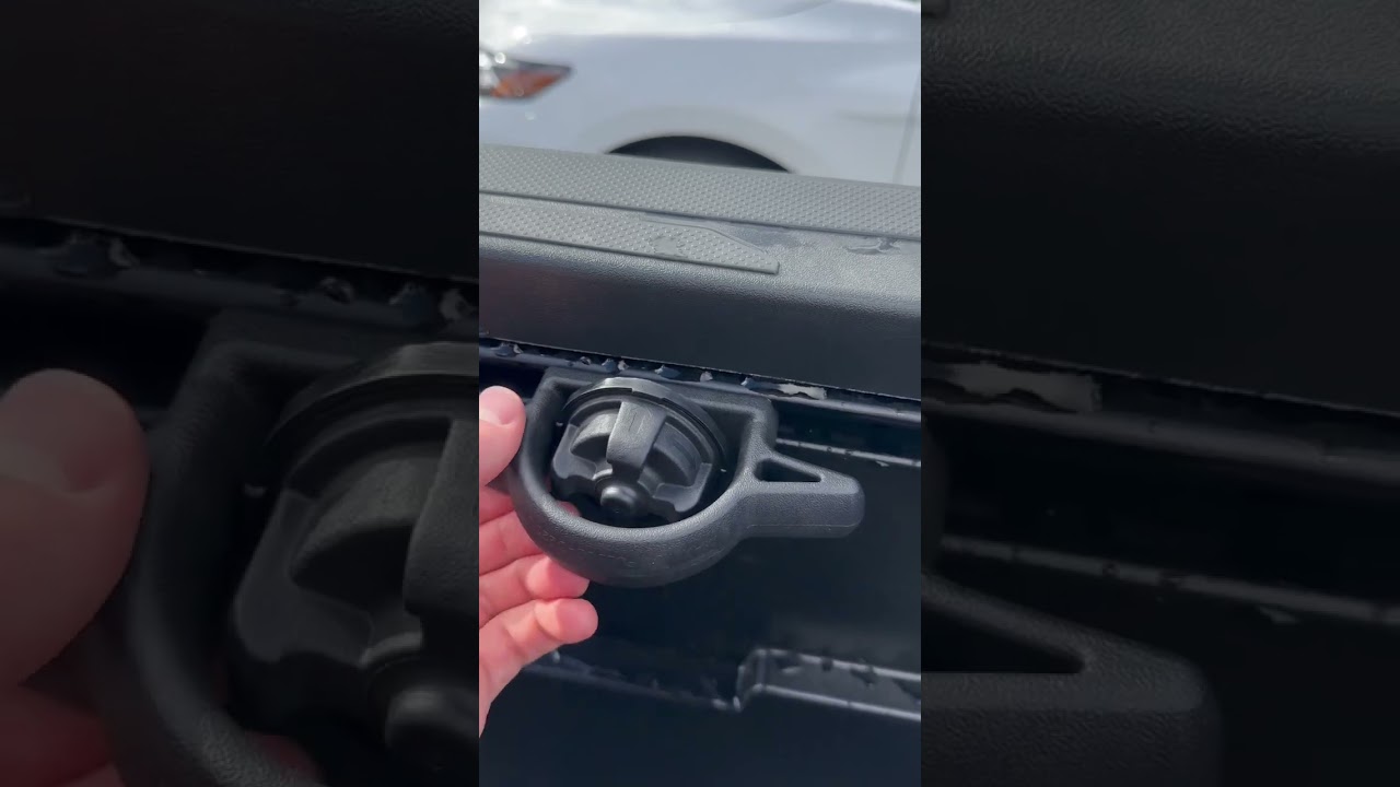Как установить крепежные скобы для крепления груза на Toyota Tacoma #toyota #2023 #trd #accessories