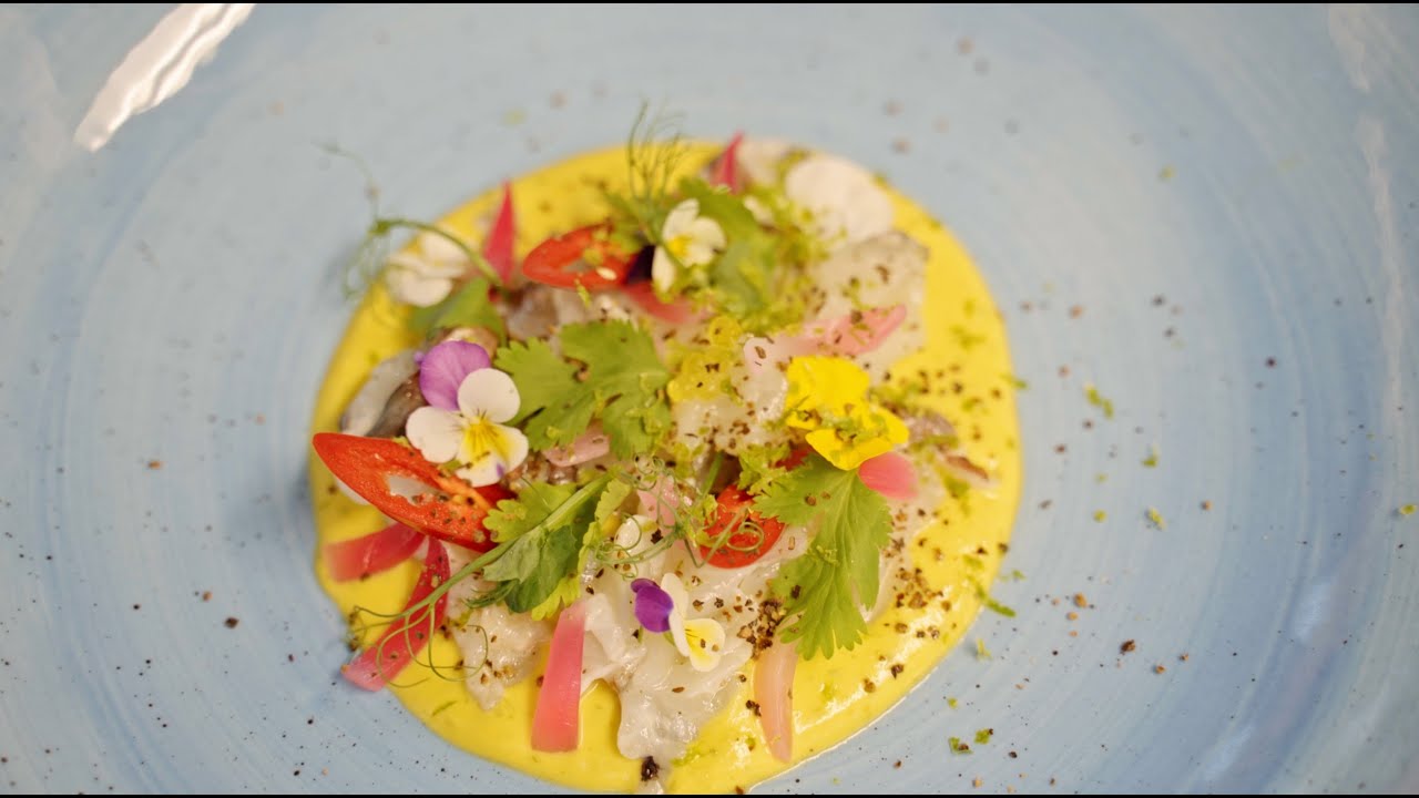 Chevice di gamberi con lime, mango, coriandolo e latte di cocco | Ticino Gourmet Tour | RSI Food