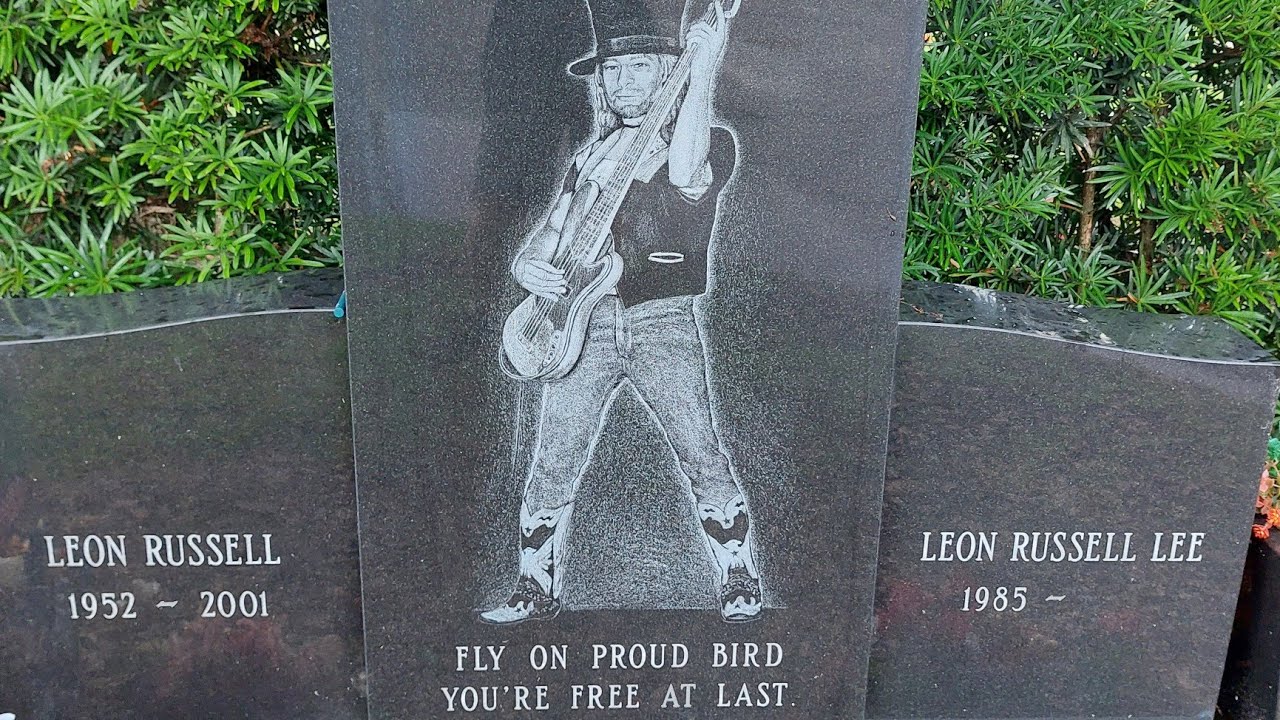 LYNYRD SKYNYRD - Gravesites of Ronnie Van Zant, Gary Rossington, Billy Powell & Leon Wilkeson