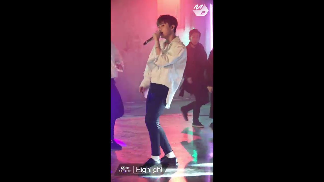 [MPD직캠] 하이라이트 용준형 직캠 'Calling You' (HighLight YONG JUN HYUNG FanCam) | @Mnet Present_2017.5.29