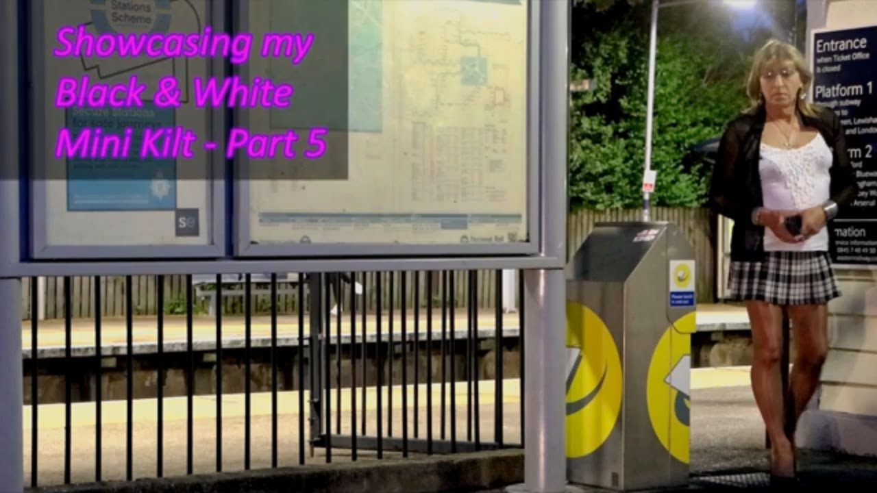 My Black & White Mini Kilt - Part 5: At Bexley