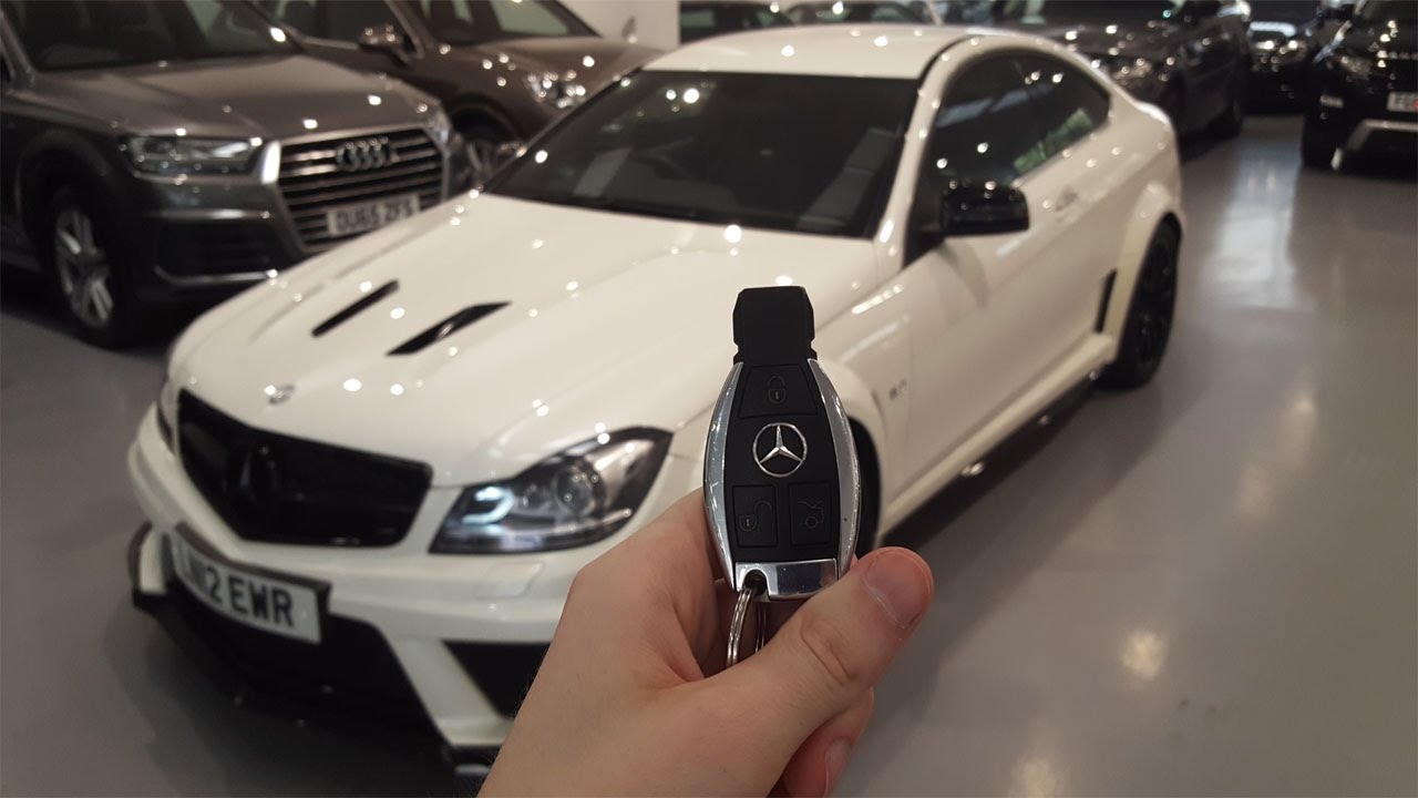 Mercedes-Benz C63 AMG Black Series: подробный обзор экстерьера и интерьера.