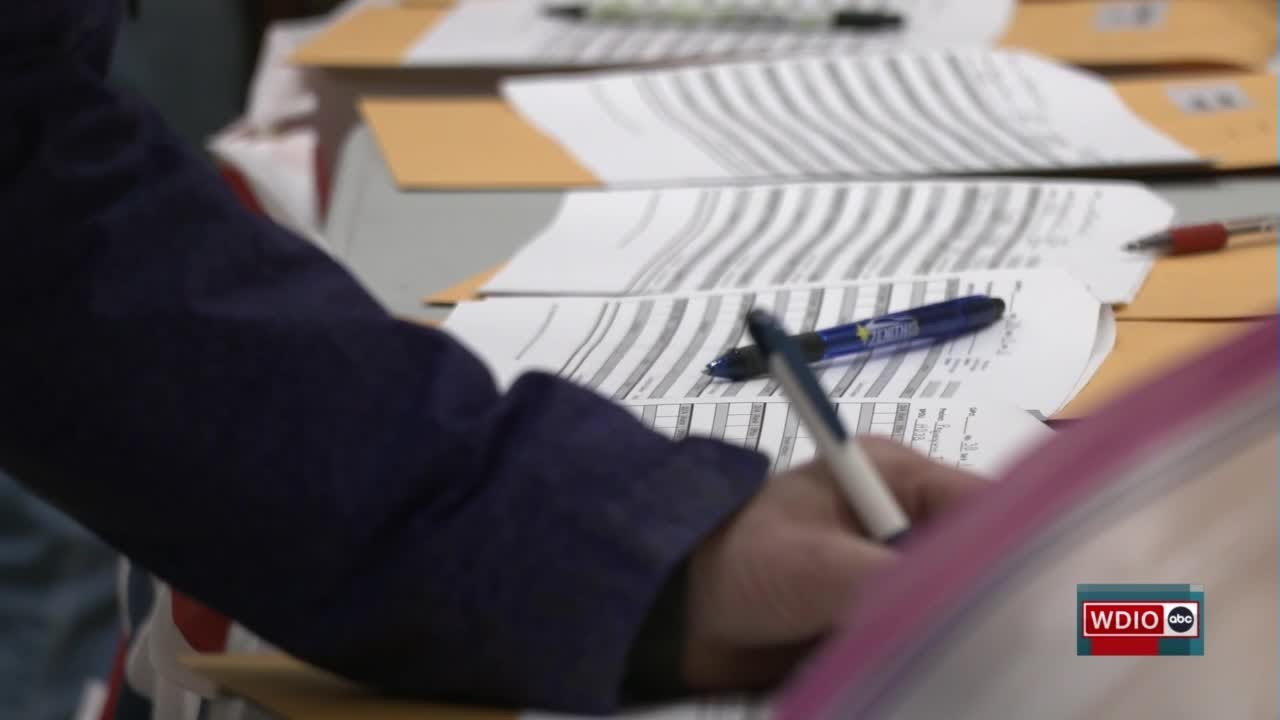 Всё начинается на партийных собраниях.
