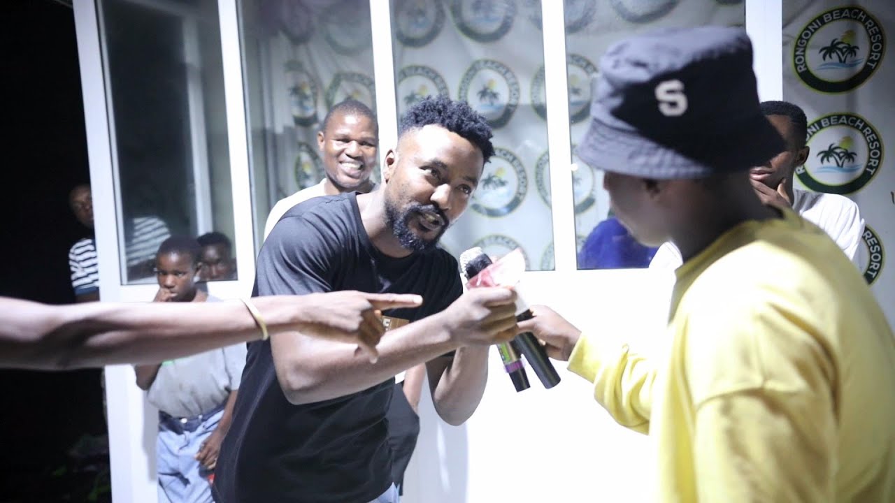 UTACHEKA🙌 MFAUME Kakutana na SHABIKI 'Kichaa', ALICHOMFANYIA Imebidi ATOE Hela KUMTUNZA, RONGONI 🔥🔥