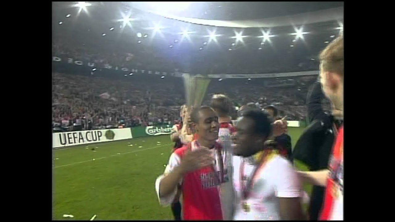 You'll Never Walk Alone - Feyenoord - Borrusia Dortmund UEFA CUP 2002 final