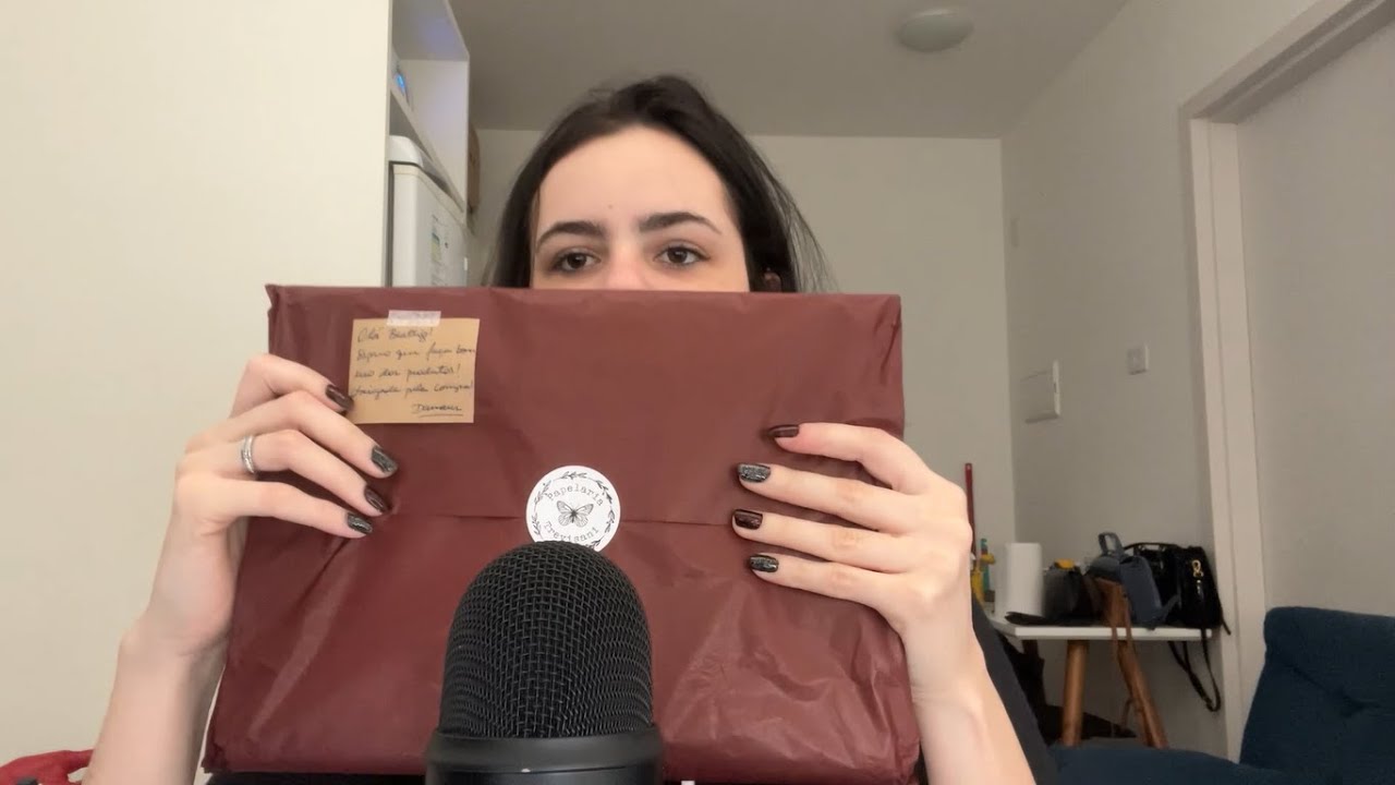 ASMR UNBOXING + MOSTRANDO MEU MATERIAL DA FACULDADE