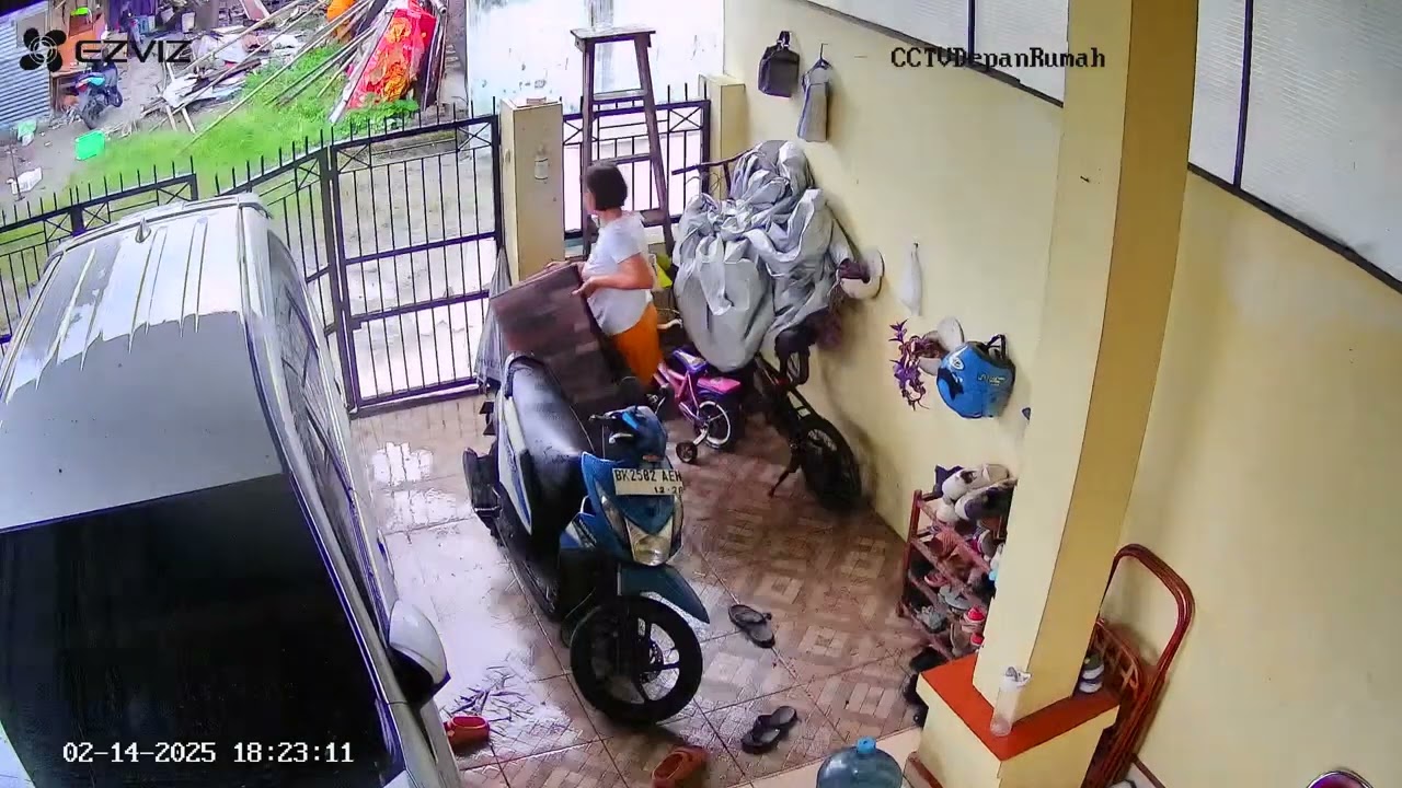 tetangga gila
