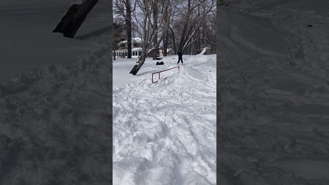 Clean front 270 on backyard rail #railskiing #skiing #viral