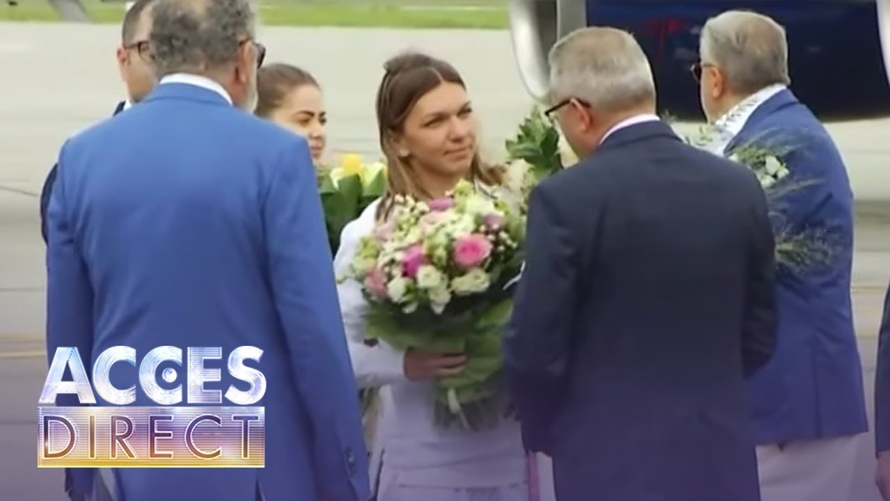 Simona Halep, primire regală la aeroport! Trofeul de la  Wimbledon a ajuns în România!