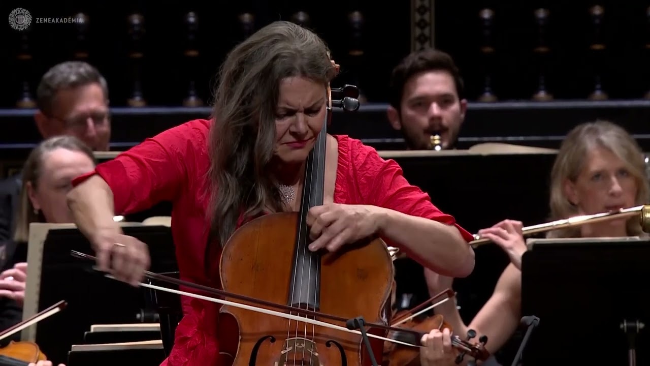 Dvořák Cello Concerto op 104, Michaela  Fukačová