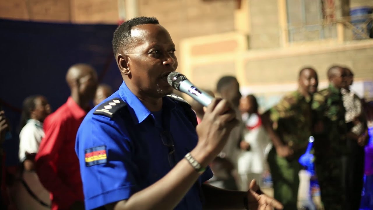 Watch what this Police Afande Did During  Crusade in Kayole - Bishop Robert Lumbasi .