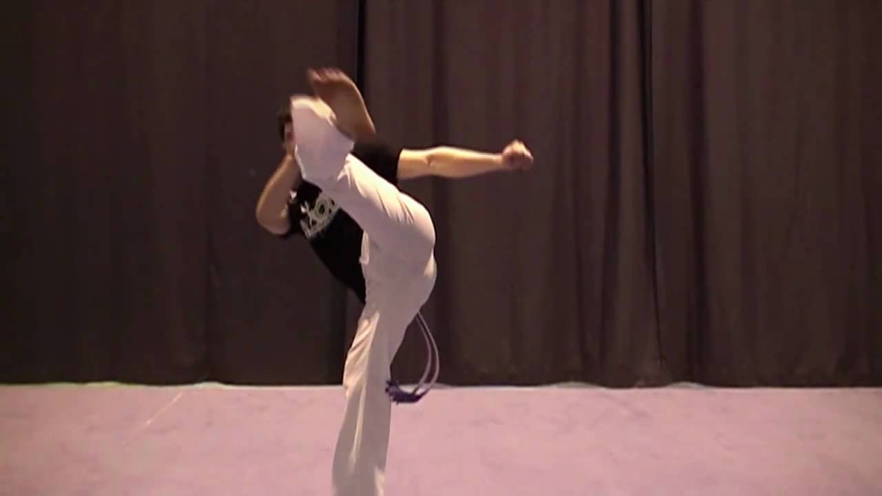 Martelo -- Capoeira movimento + slow motion
