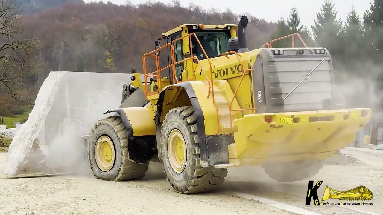 VOLVO L350F Wheel Loader Moving BIG STONE #volvo #heavyequipment #wheelloader #stonequarry
