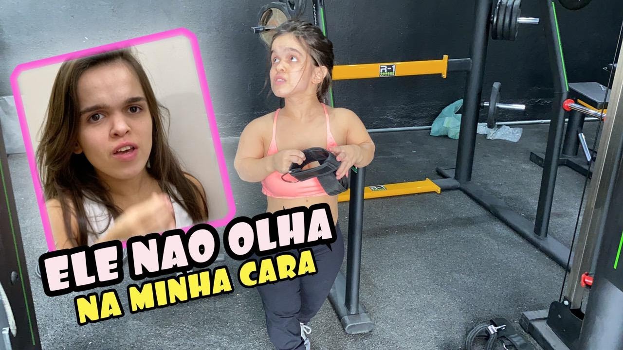 O ANÃO ESTA CORRENDO DELA