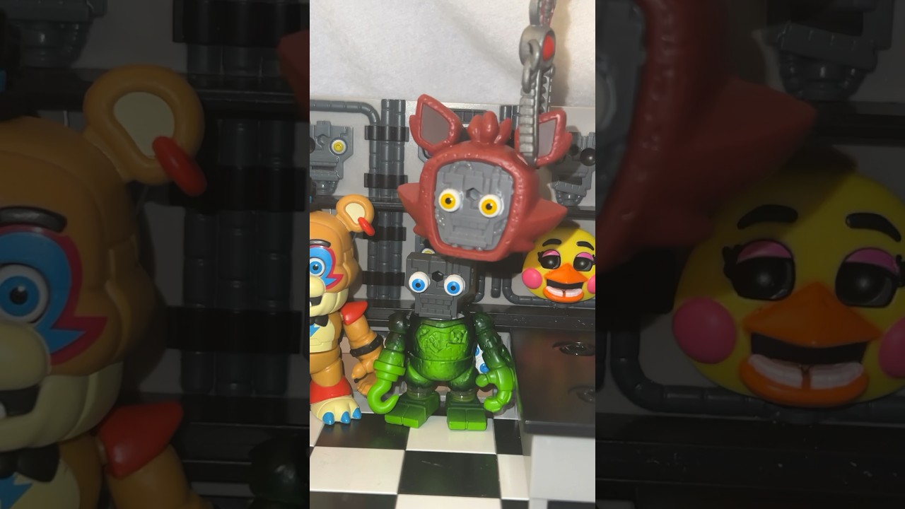 FNAF Glamrock FREDDY & Phantom FOXY Get Fixed ANIMATRONIC SURGERY STOP MOTION #fnaf #stopmotion
