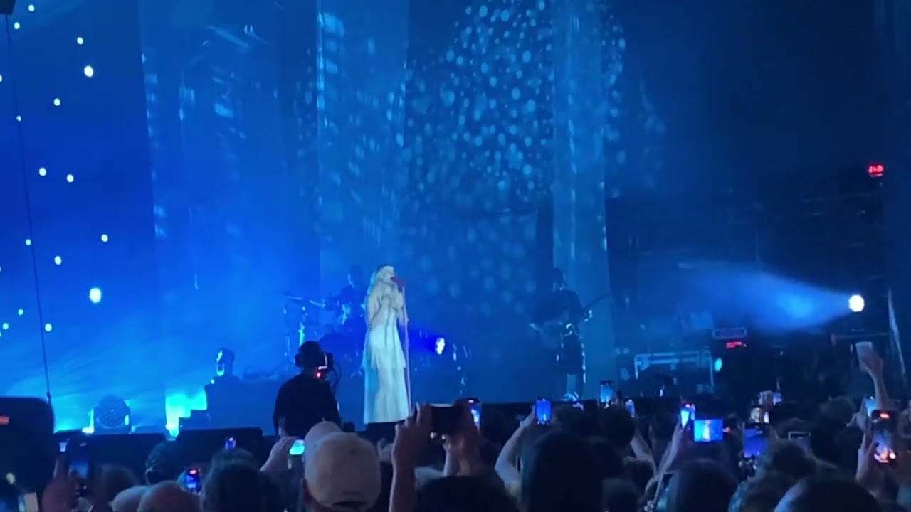 Aurora - Runaway, Live @ Budapest Park, Hungary, 07/04/25