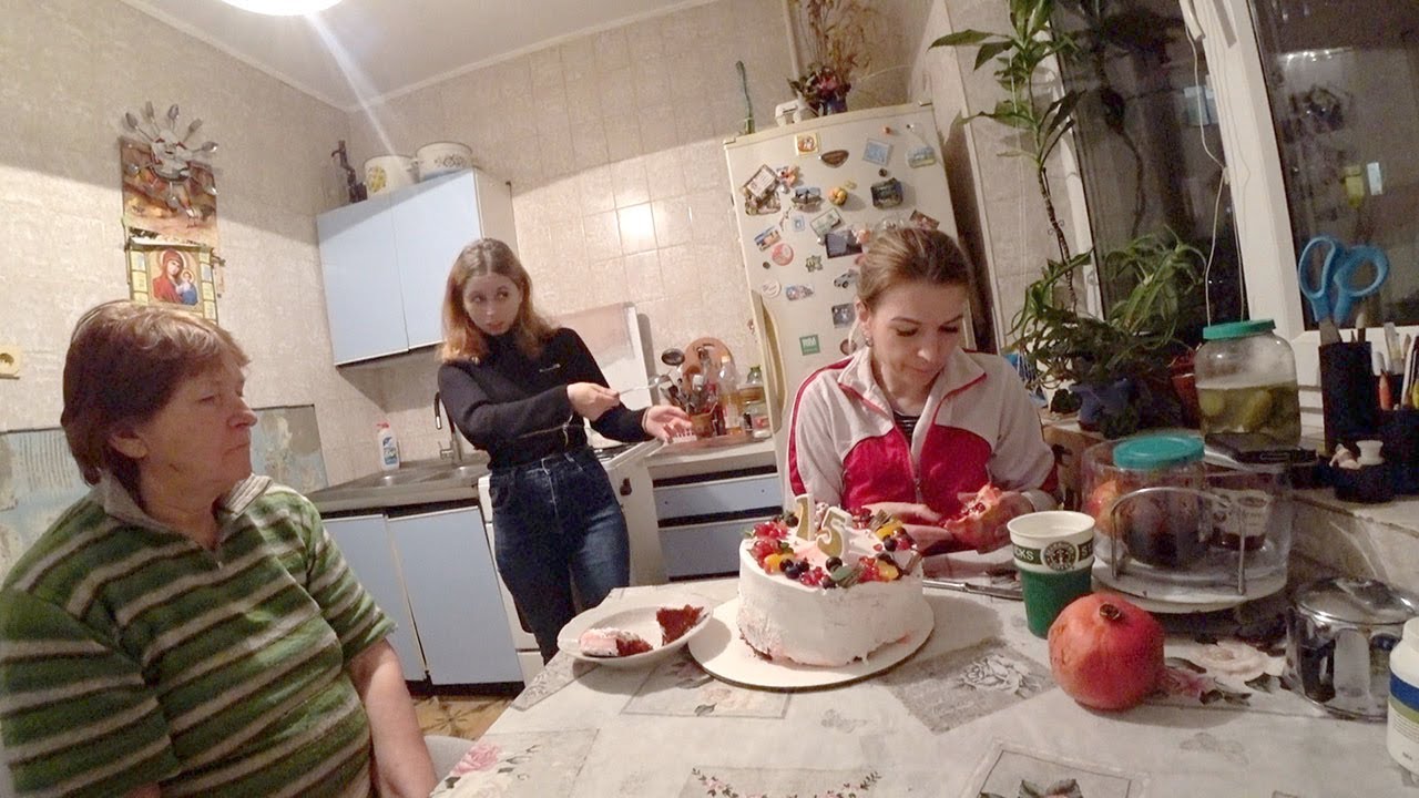 ОТМЕЧАЕМ ДЕНЬ РОЖДЕНИЕ КОСТИ БЕЗ КОСТИ... КРАСИВЫЙ И ВКУСНЫЙ ТОРТ ОТ МАМЫ