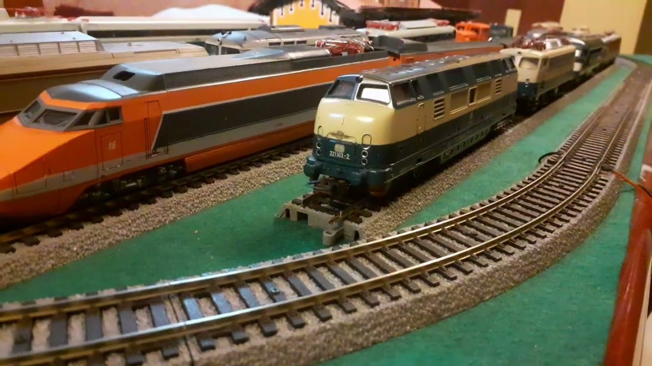 Lima trains  HO DCC mixed 2