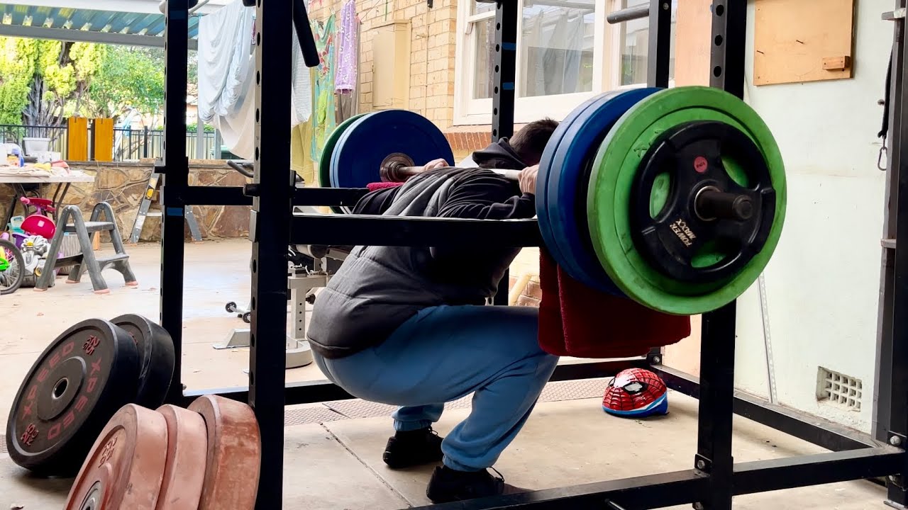 Squat everyday Day 1306: 220kg eccentric squat