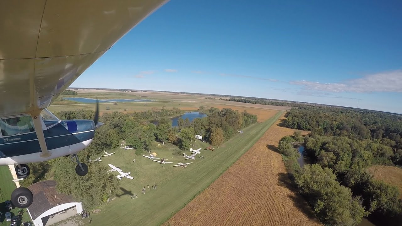 This Is What Pilots In College Do For Fun!