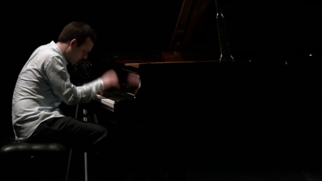 Albéniz: Rumores de La Caleta / JM Moreno Camacho, piano.