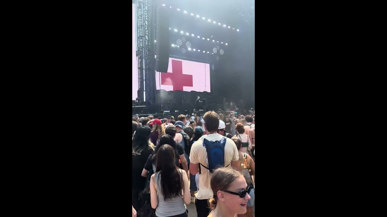2hollis live at lollapalooza (8/3/2024)