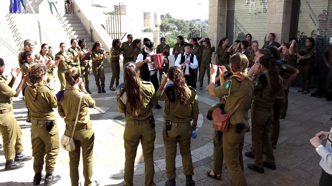Israeli soldiers dancing in Jerusalem