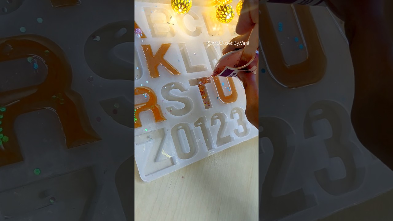 Resin Art On Next Level😍DIY Resin Name Letter Keychain #diy #resin #keychain #craft #glitter  #viral