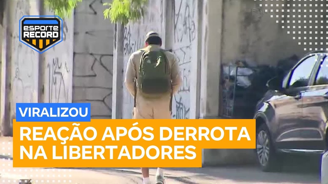 Defeat in the Libertadores Cup: Gustavo G&oacute;mez leaves Palmeiras' training center on foot.