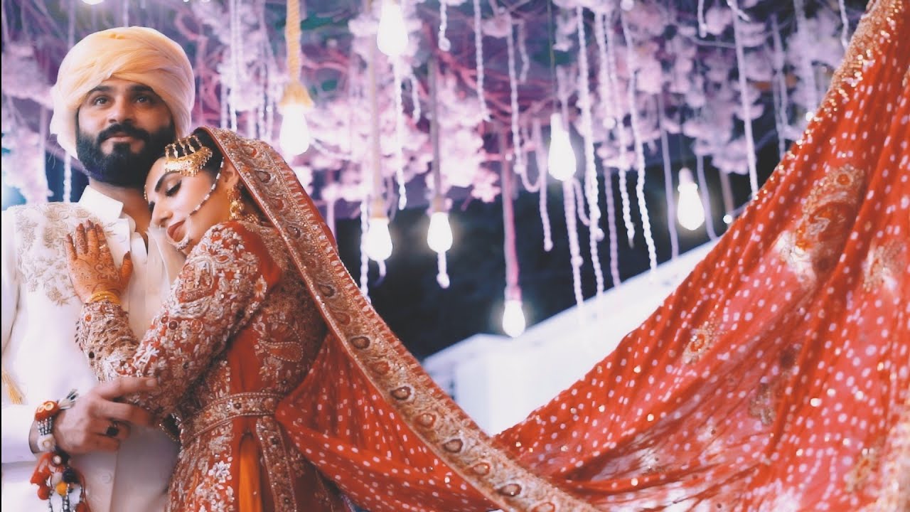 Bride's Surprise Mehndi Dance || Jalebi Baby || Cheez Badi || Nagada Sang Dhol || Cutie Pie