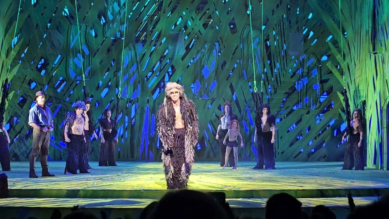 10.01.2025 Disneys Tarzan Musical Stuttgart  Schlussapplaus