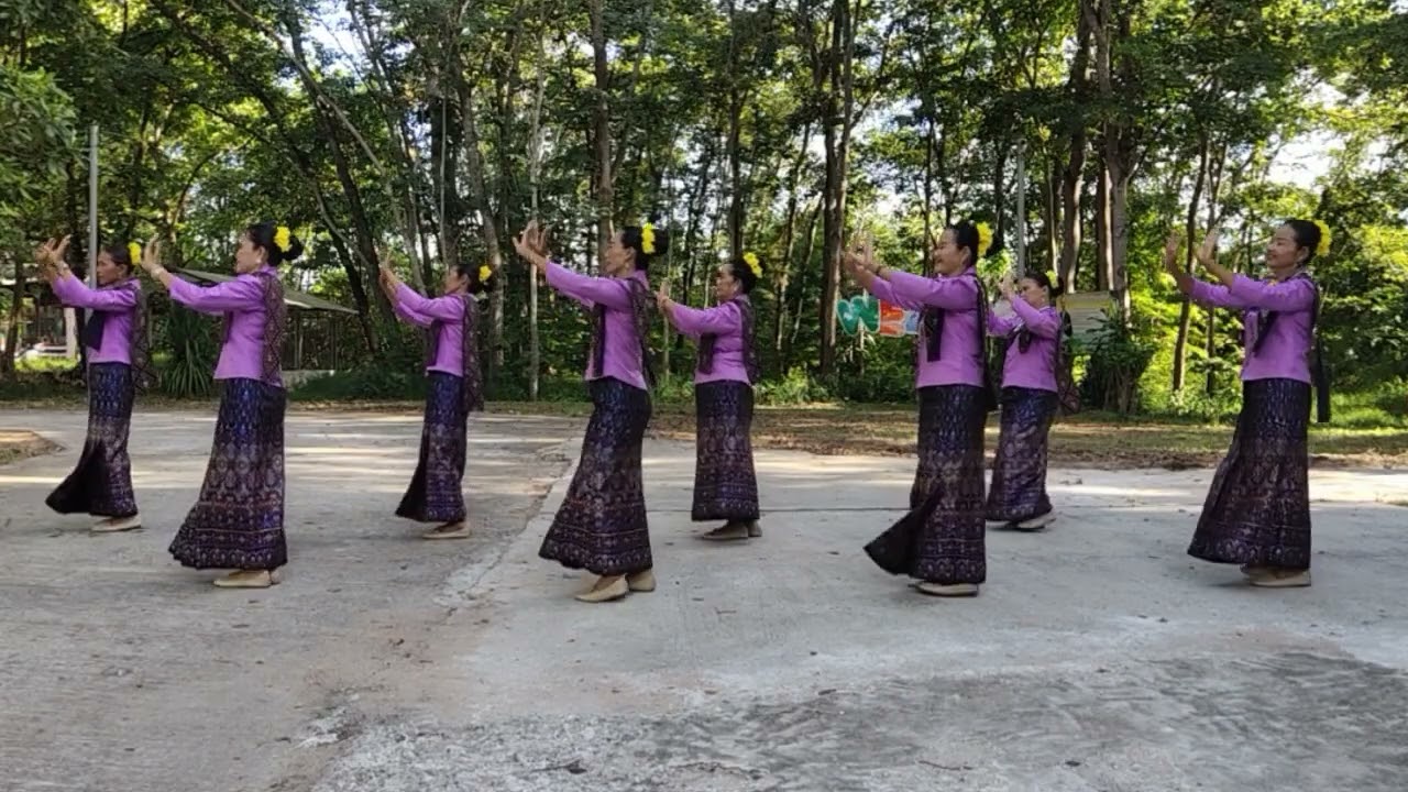 รำลำเกี้ยวกล่อมทุุ่ง #ทีมสาวมักม่วน บ้านศิลานาโพธิ์ จ.ขอนแก่น -อังคนางค์ คุณไชย -รุ่งฟ้า กุลาชัย