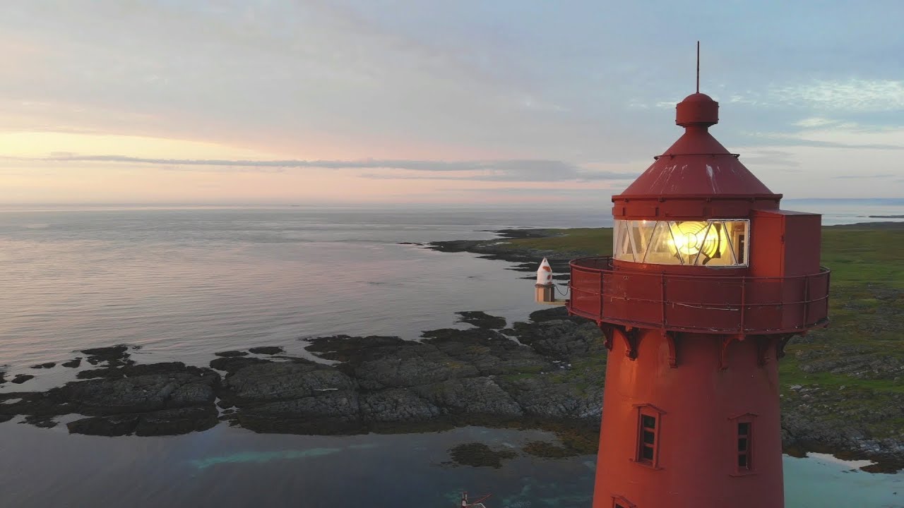 Slettnes fyr / Slettnes lighthouse [4K aerial footage]
