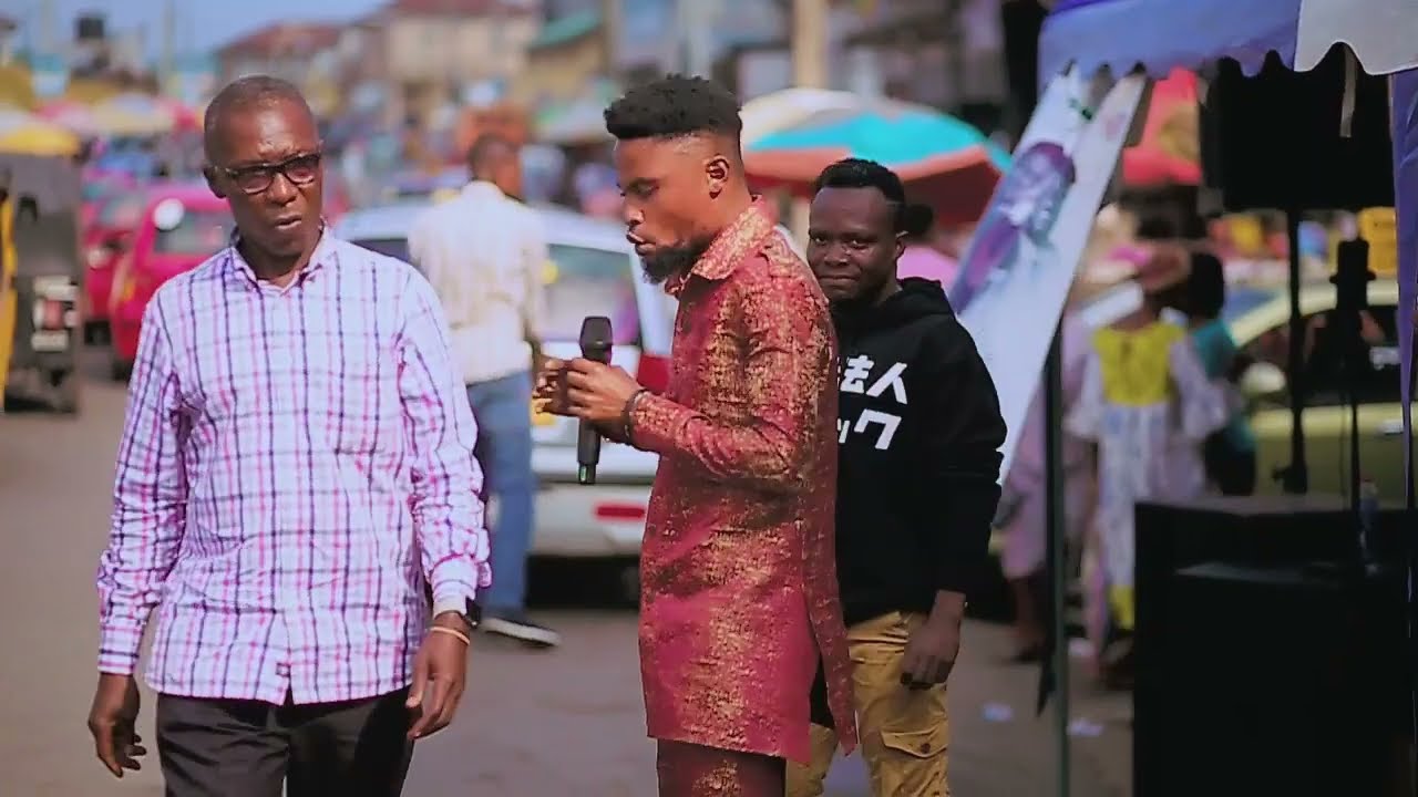 KOFORIDUA STREETS STANDS IN WORSHIP WITH THE NIGERIAN GUY AKE NATION......VERY POWERFUL🔥🔥🔥🔥