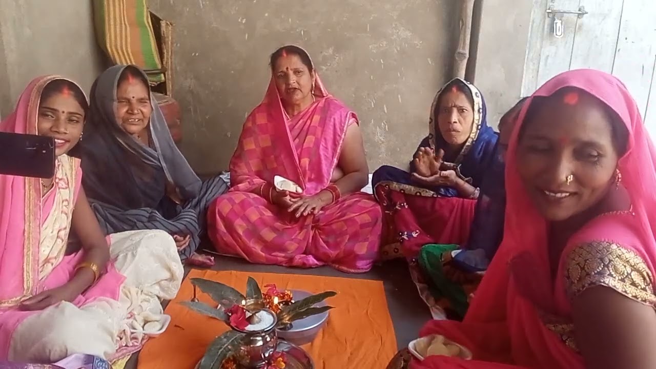 चट पट माता को सजाते समय  की गीत  बहुत  सुन्दर  गायत्री सिह  अम्बेडकर  नगर  24फरवरी 2026