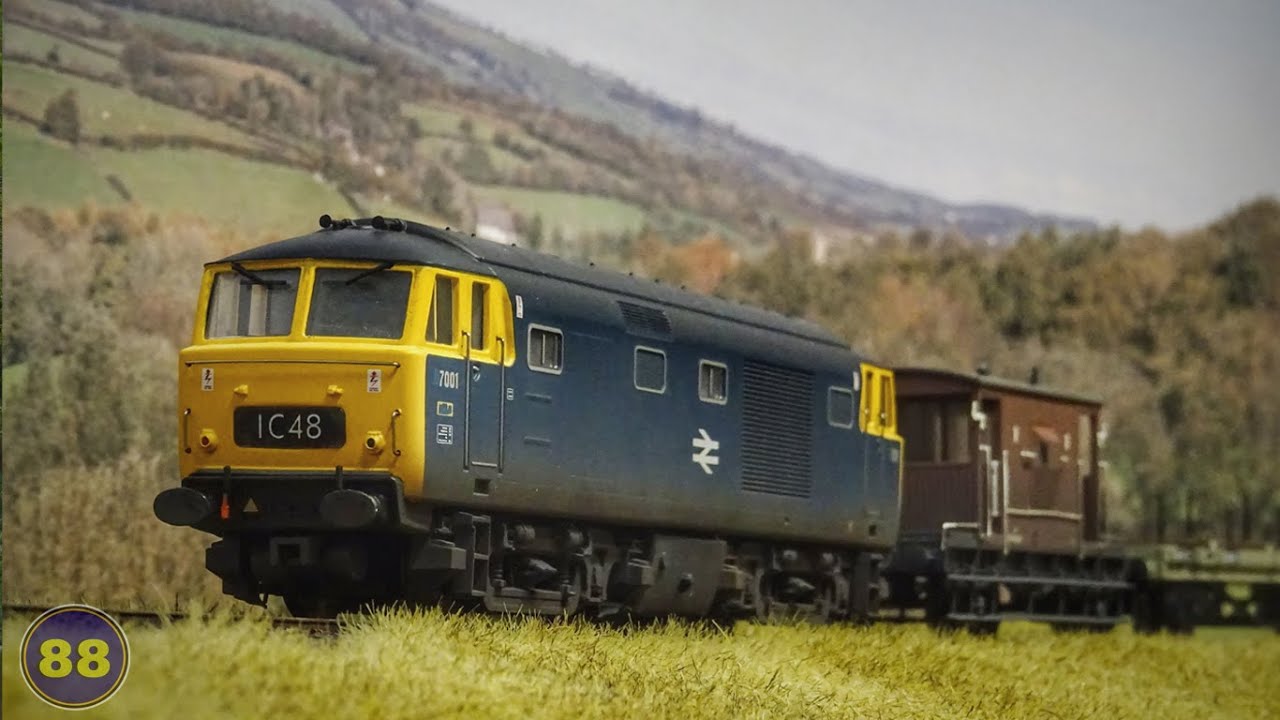 Heljan Class 35 'Hymek' - Model Trains with Real Sound