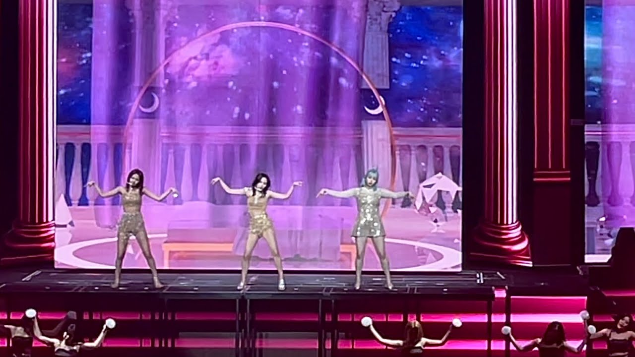 Twice World Tour III | Push & Pull + Hello + 1,3,2 | Twice Concert | 20220218 @ Oakland