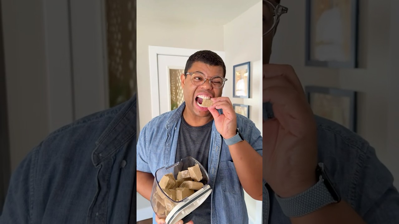 2 EASY ways to soften brown sugar 👨&zwj;🍳 #problemsolved #foodhack #brownsugar