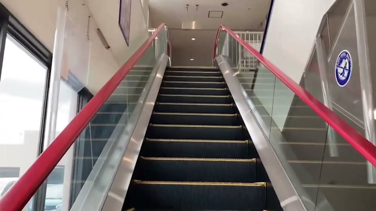 4X エスカレーター　デッキィ401　4X escalator DEKKY401 shopping mall Niigata Japan