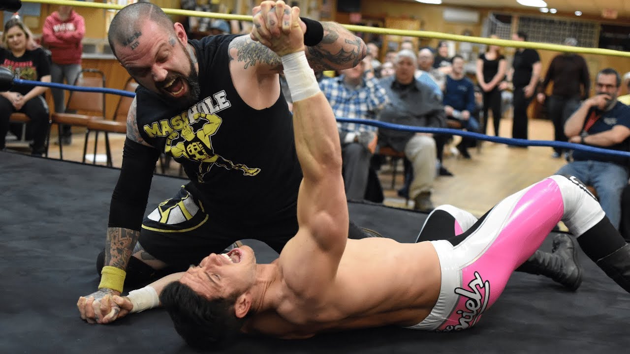 Mac Daniels vs. Mike McCarthy - Limitless Wrestling (Let's Wrestle)