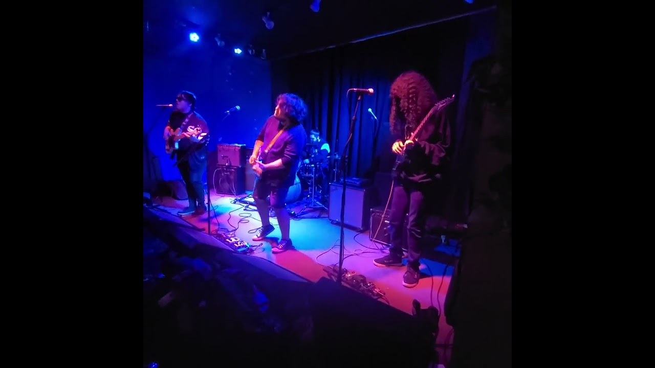 Luzma' Dropping It Like It's Hot