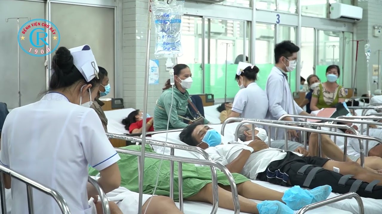 Khoa Cấp cứu Bệnh viện Chợ Rẫy sau ngày nghỉ lễ