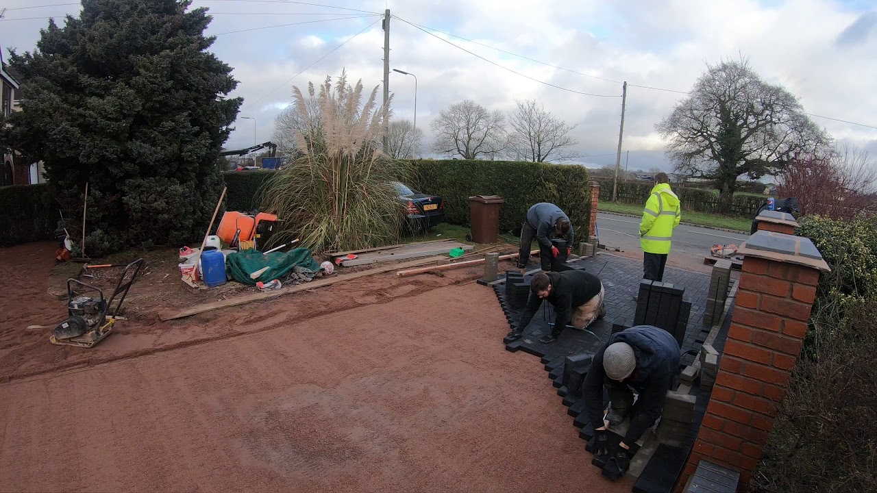 4k video. timelaps. Porcelain patio, block paving driveway! landscaping! Stafford!