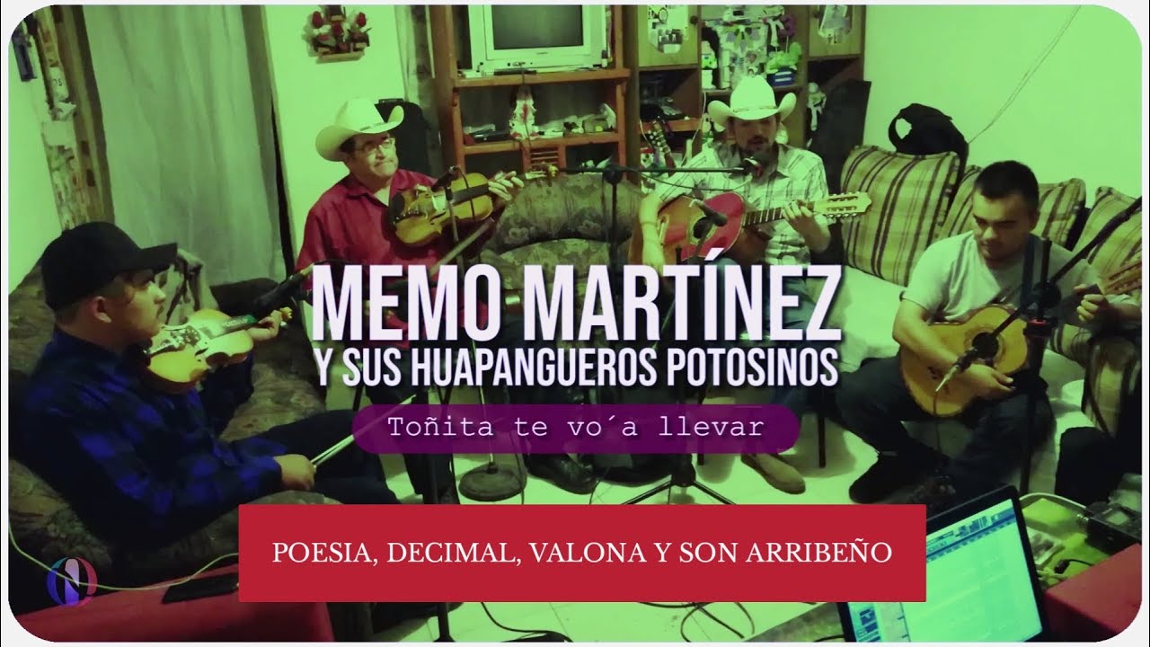 Memo Mart&iacute;nez canta una TO&Ntilde;ITA ARRIBE&Ntilde;A