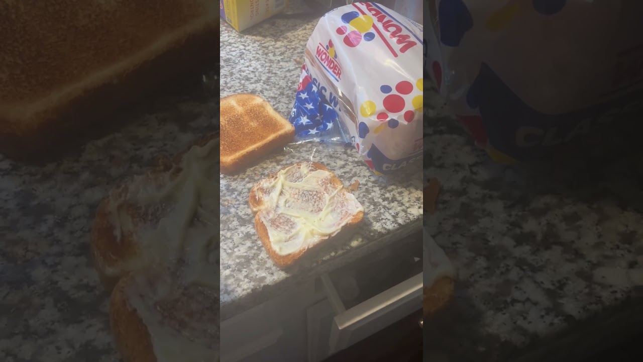 Tasty bacon and cheese sandwich with Dr Pepper feeding to both worlds 
