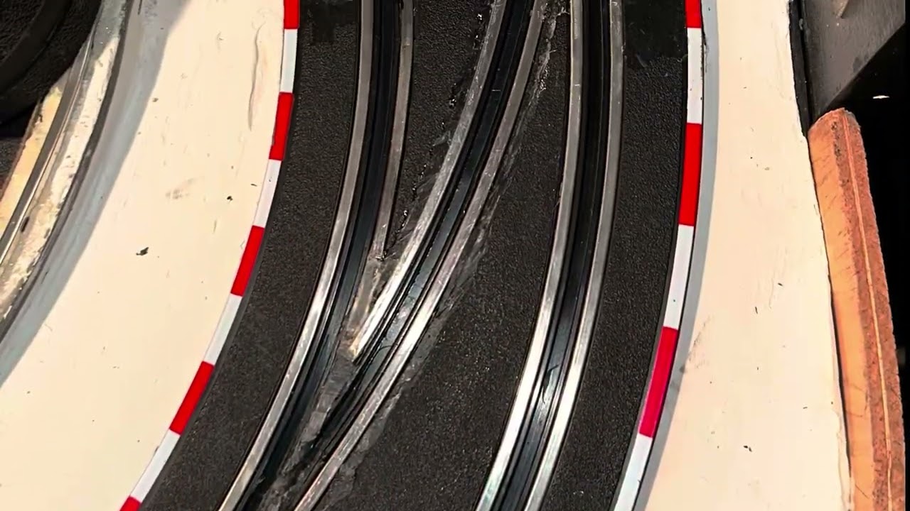 DIY digital 1/43 curved lane change.